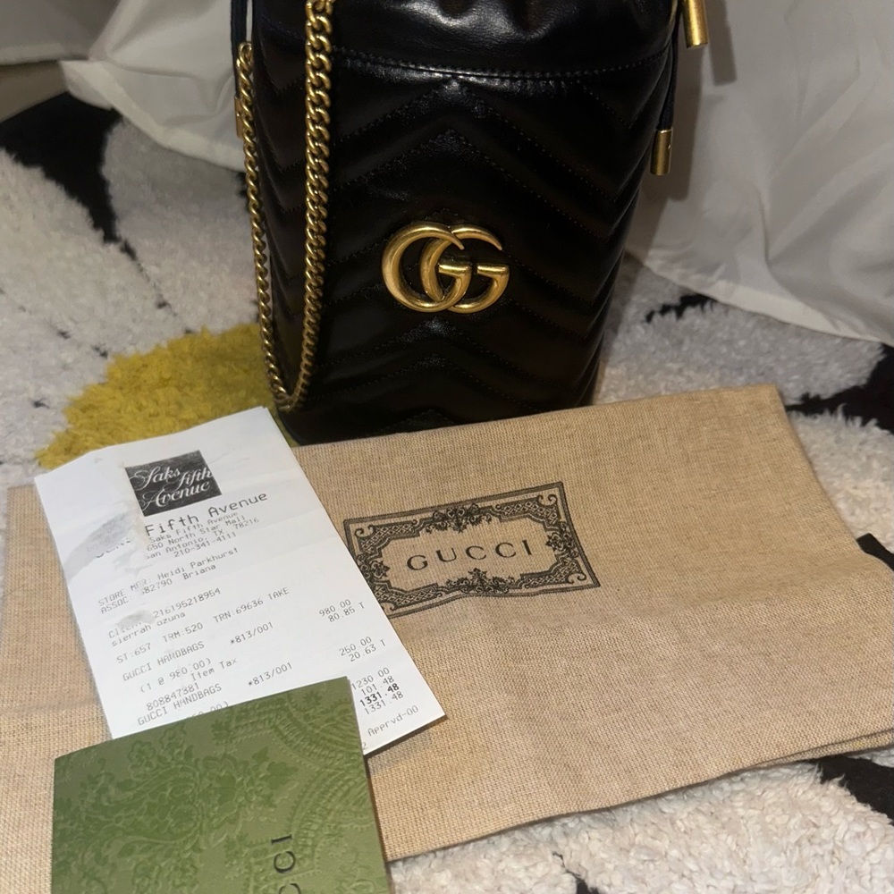 Gucci Marmont Bucket Bag - Picture 2 of 16